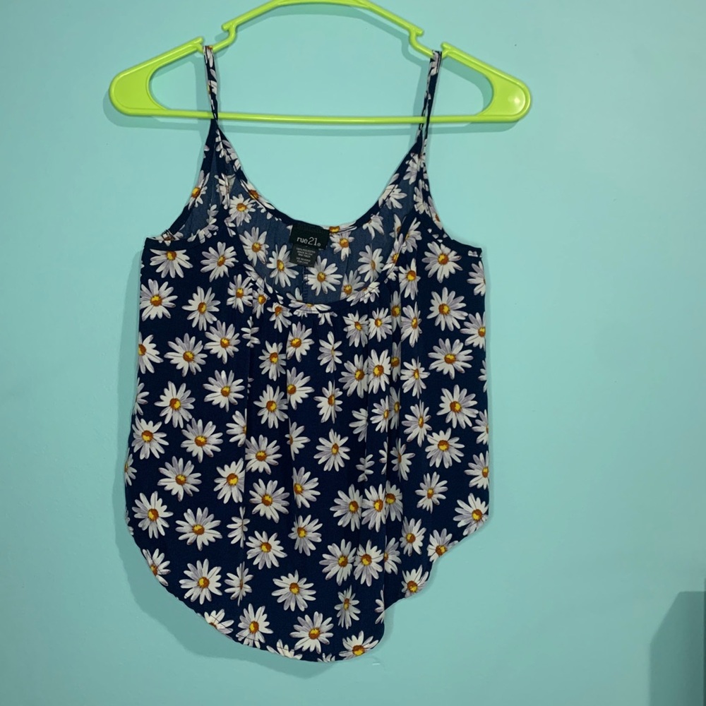 Navy tank top with daisys on it